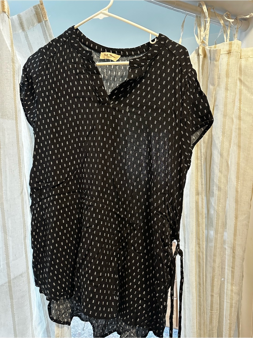 Black Printed Short-Sleeve V-Neck Tunic with Side Tie